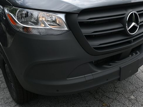 Used 2025 Mercedes-Benz Sprinter 2500 image 33