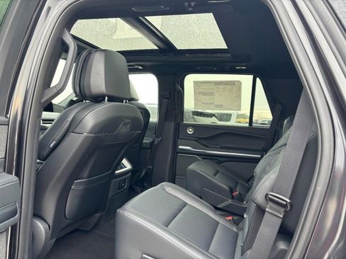 New 2026 Lincoln Navigator Reserve w/ Jet Appearance Package image 11