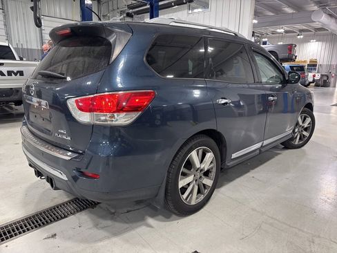 Used 2015 Nissan Pathfinder Platinum w/ Family Entertainment Package image 15