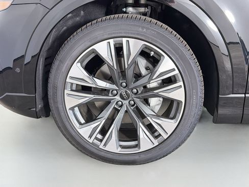 New 2026 Audi Q8 Premium Plus AWD/4WD image 32