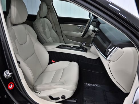 Used 2018 Volvo V90 T6 Cross Country w/ Convenience Package AWD/4WD image 29