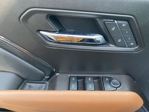 Used 2025 GMC Canyon AT4 w/ Technology Plus Package image 10