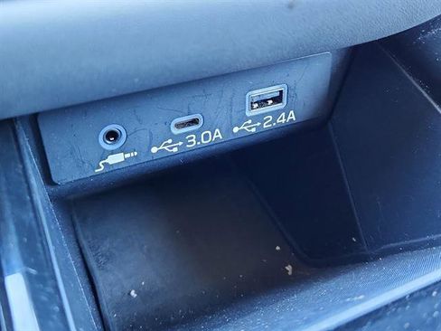 Used 2024 Subaru Outback Premium image 22