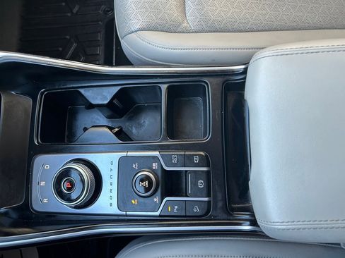 Used 2023 Kia Sorento EX image 23