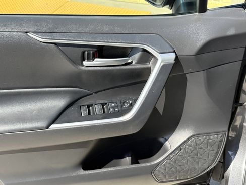Used 2025 Toyota RAV4 XLE Premium AWD/4WD image 19