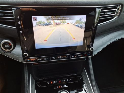 Used 2024 Jeep Wagoneer Series II w/ Flexible Seating Group RWD image 15