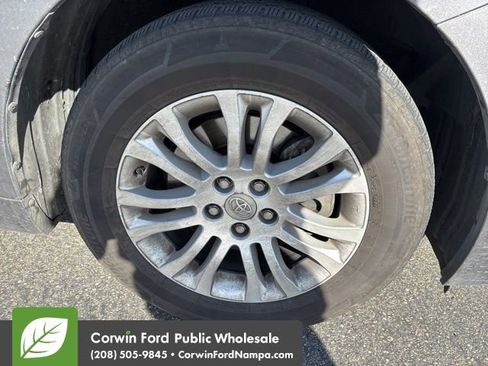 Used 2015 Toyota Sienna XLE w/ XLE Navigation Package image 11