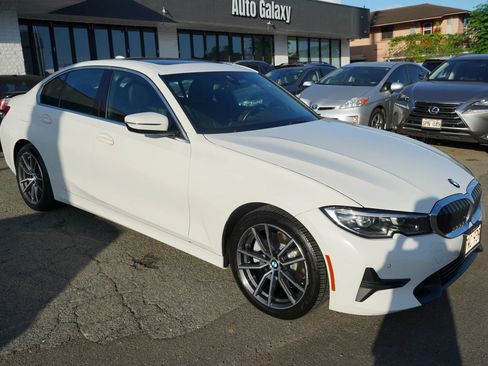 Used 2019 BMW 330i Sedan w/ Convenience Package RWD image 3