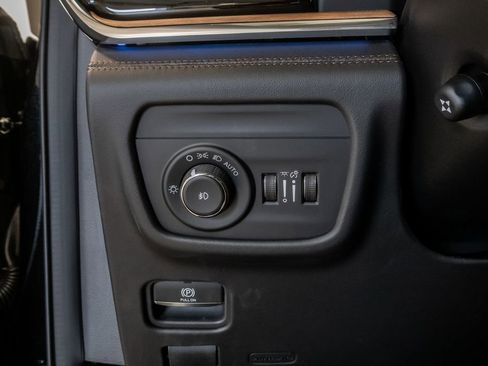 New 2026 Jeep Grand Cherokee L Summit image 16