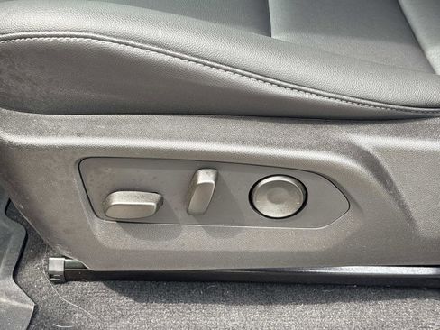 Used 2024 GMC Canyon Elevation w/ Elevation Premium Package image 15