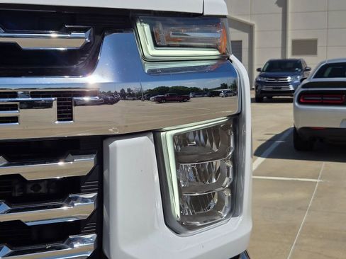 Used 2023 Chevrolet Silverado 2500 LTZ w/ LTZ Premium Package AWD/4WD image 33