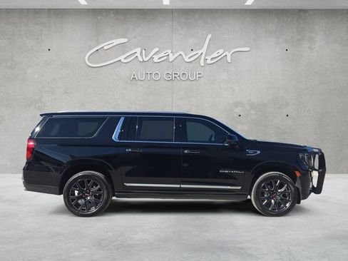 Used 2024 GMC Yukon XL Denali image 17