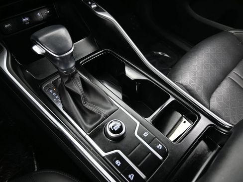 Used 2023 Kia Sorento S image 28