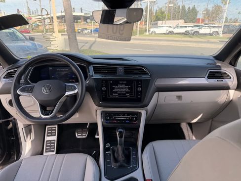Used 2023 Volkswagen Tiguan SE R-Line FWD image 18