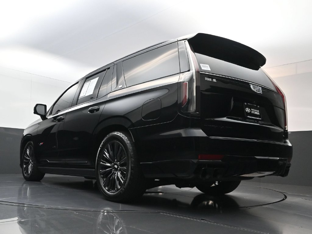 Used 2023 Cadillac Escalade V w/ LPO, ONYX Package AWD/4WD image 32