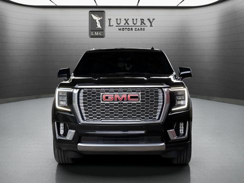 Used 2021 GMC Yukon XL Denali w/ Denali Premium Package AWD/4WD image 3