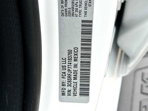New 2026 RAM 1500 Laramie AWD/4WD image 22