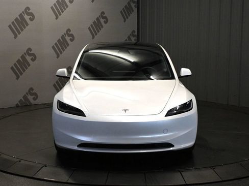 Used 2025 Tesla Model 3 Long Range RWD image 2