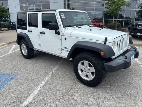 Used 2018 Jeep Wrangler Unlimited Sport S AWD/4WD image 36