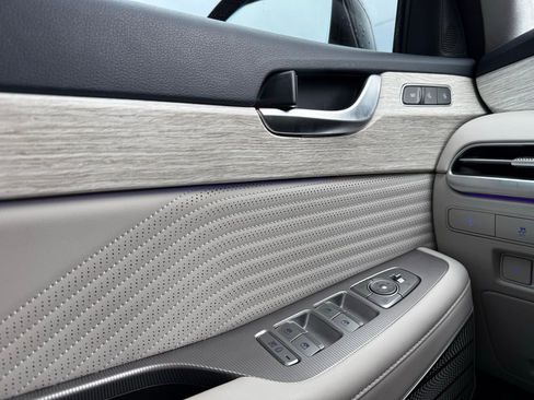 Used 2024 Hyundai Palisade Calligraphy image 11