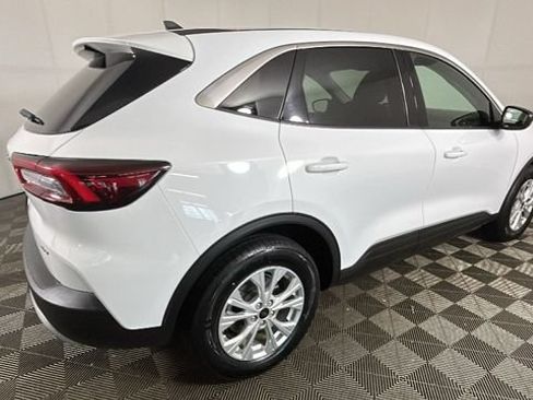 Used 2024 Ford Escape Active AWD/4WD image 2