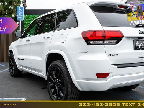 Used 2021 Jeep Grand Cherokee Laredo X AWD/4WD image 9