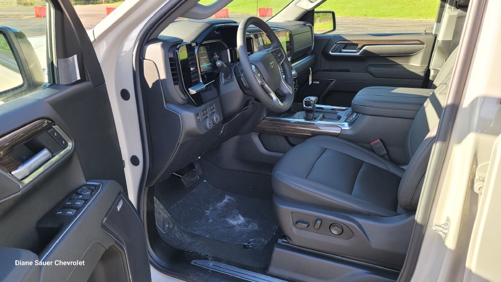 New 2026 Chevrolet Silverado 1500 RST w/ Convenience Package II AWD/4WD image 18