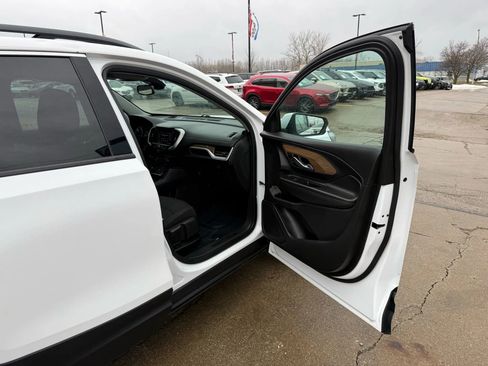 Used 2020 GMC Terrain SLE image 23