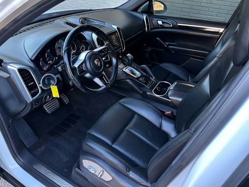 Used 2015 Porsche Cayenne S image 14