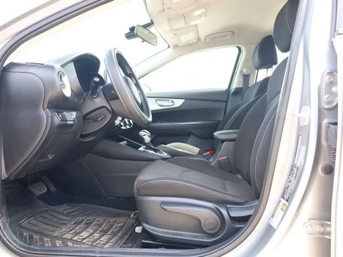 Used 2024 Kia Forte LXS FWD image 11