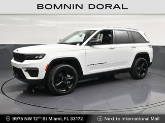 Used 2024 Jeep Grand Cherokee Limited w/ Black Appearance Package AWD/4WD video 1