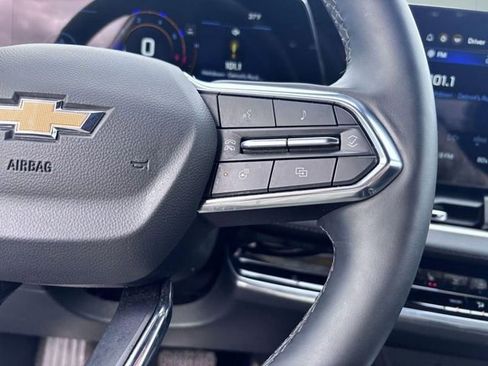 Used 2025 Chevrolet Equinox LT FWD image 24