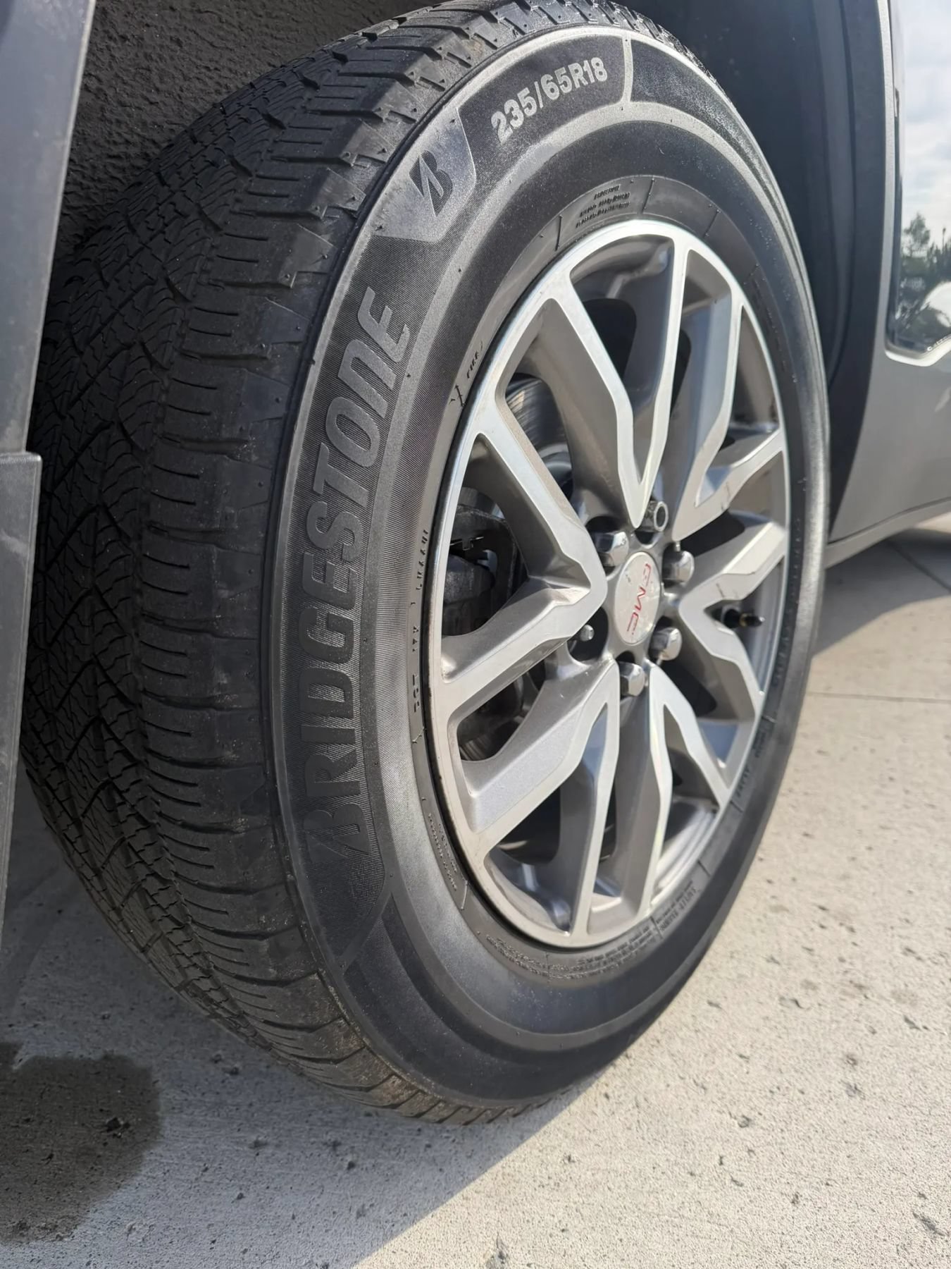 Used 2018 GMC Acadia SLE w/ Driver Alert Package I AWD/4WD image 9
