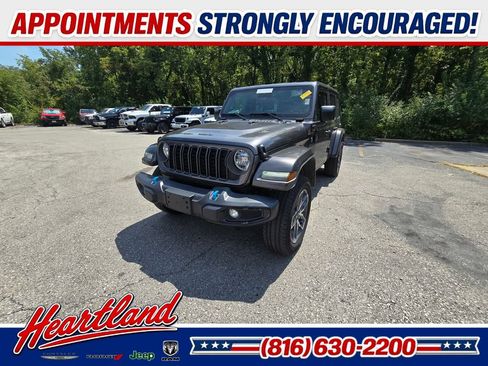 Used 2024 Jeep Wrangler Unlimited w/ Convenience Group AWD/4WD image 1
