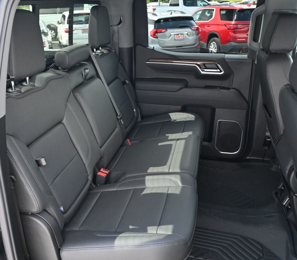 Used 2026 Chevrolet Silverado 1500 LT w/ Z71 Off-Road Package AWD/4WD image 18