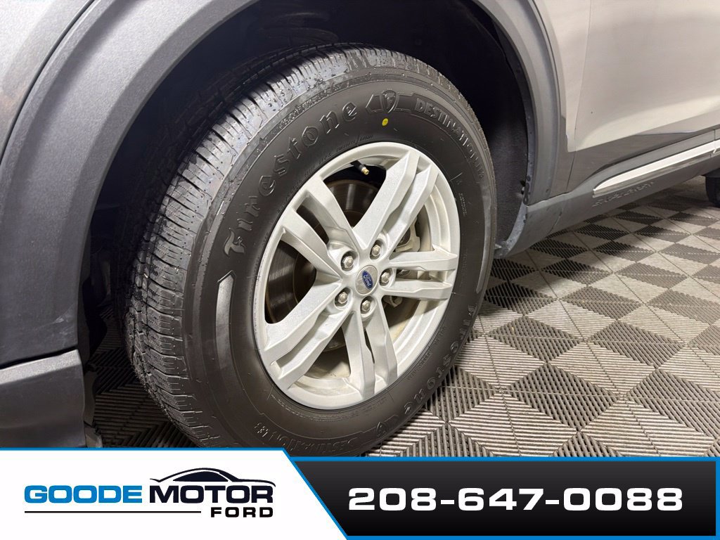 Used 2023 Ford Explorer XLT w/ Equipment Group 202A AWD/4WD image 27