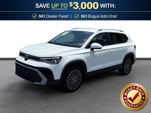 Used 2025 Volkswagen Taos SE FWD image 1