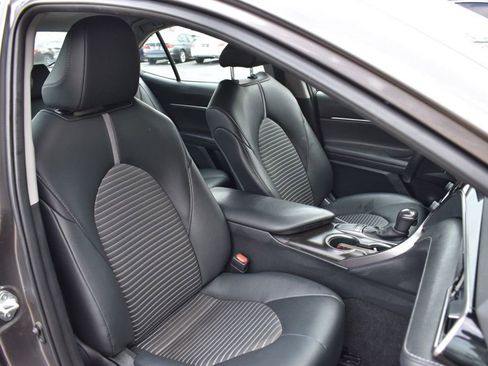 Used 2023 Toyota Camry SE image 17