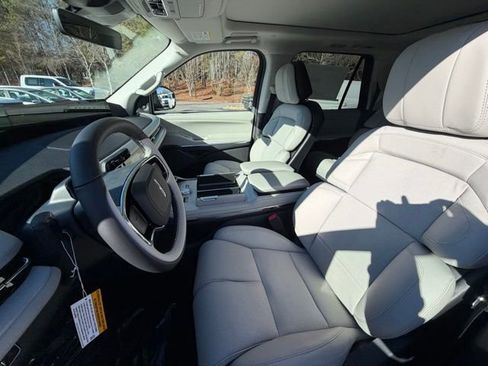 New 2025 Lincoln Navigator L Reserve image 14