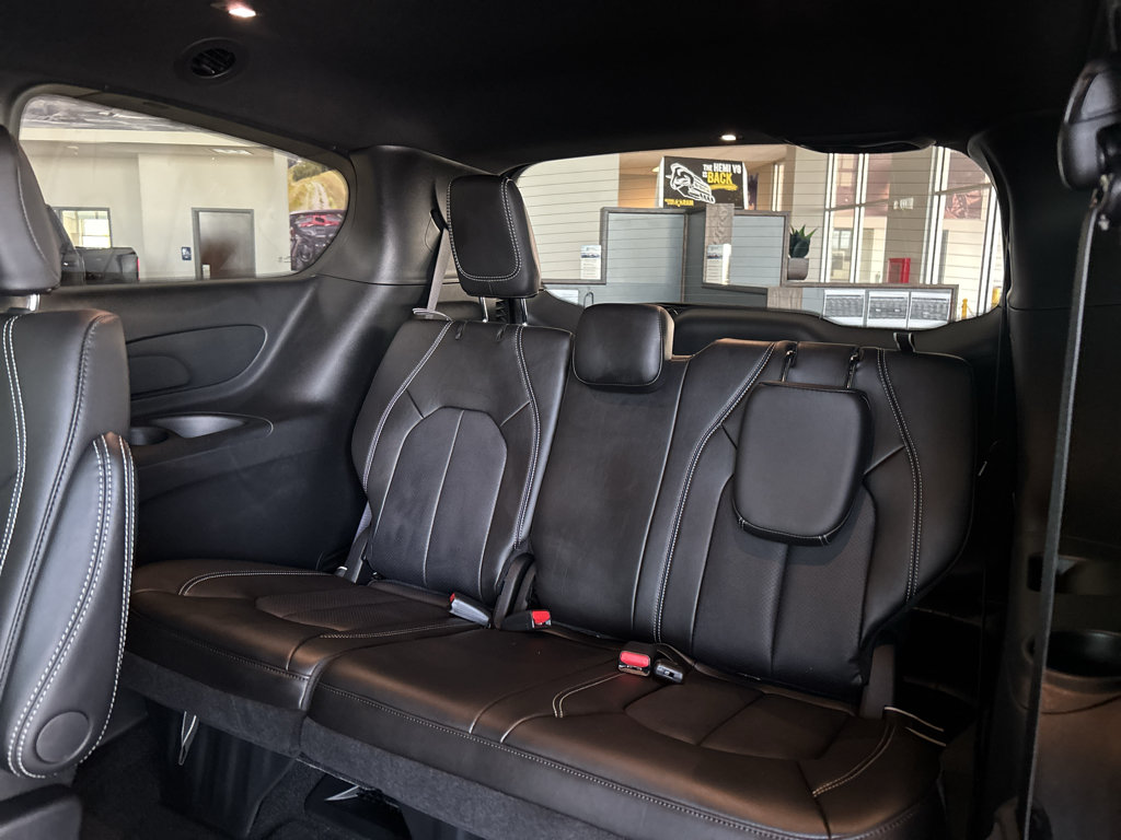 New 2027 Chrysler Pacifica Select FWD image 12