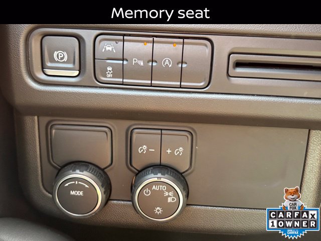 Used 2024 Chevrolet Suburban RST RWD image 21