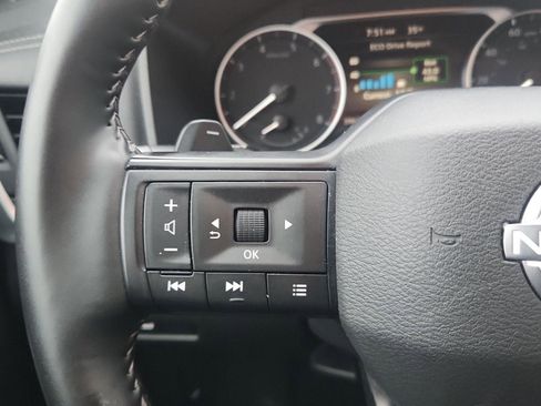 Used 2025 Nissan Rogue SV image 13