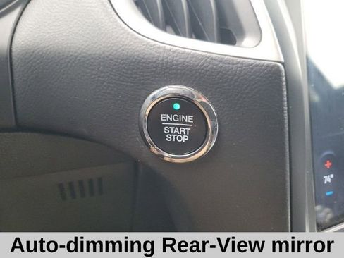 Used 2023 Ford Edge SEL image 9