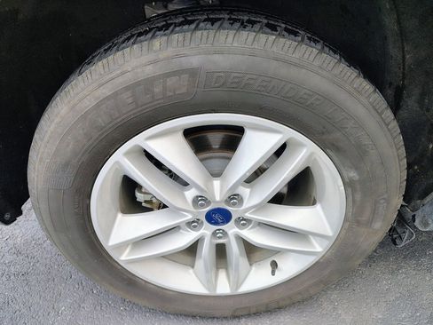 Used 2017 Ford Edge SEL w/ Equipment Group 201A image 22