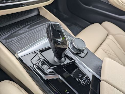 Used 2023 BMW 530i xDrive w/ Premium Package image 16