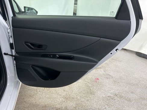 Used 2025 Hyundai Elantra Sport image 21