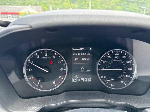 Used 2024 Subaru Crosstrek 2.0i Premium AWD/4WD image 3