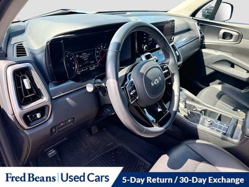 Used 2023 Kia Sorento S w/ Panoramic Sunroof Package FWD image 13