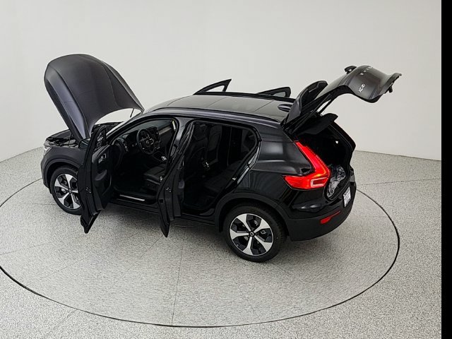 New 2026 Volvo XC40 B5 Plus w/ Protection Package Premier AWD/4WD image 41