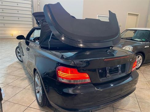 Used 2009 BMW 128i Convertible image 27
